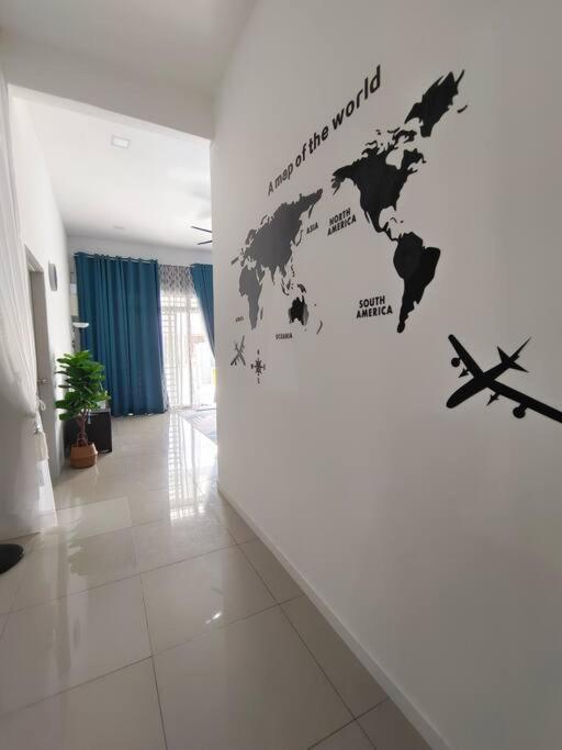 Rumah Aina Homestay Bukit Changgang Private Pool Kampong Melot Exterior foto