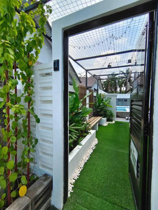 Rumah Aina Homestay Bukit Changgang Private Pool Kampong Melot Exterior foto