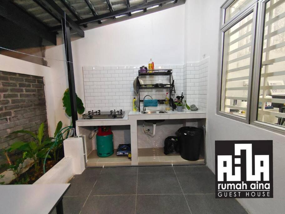 Rumah Aina Homestay Bukit Changgang Private Pool Kampong Melot Exterior foto
