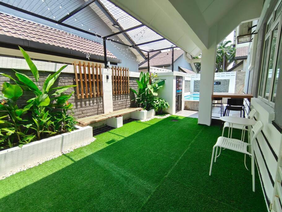 Rumah Aina Homestay Bukit Changgang Private Pool Kampong Melot Exterior foto